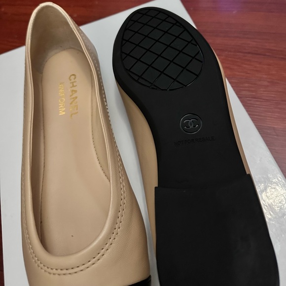 Chanel Cap Toe Lamb Leather CC Ballet Flats - Picture 3 of 6
